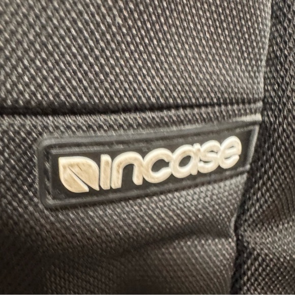 Incase Icon Laptop EDC Sling Bag Travel - Picture 5 of 13